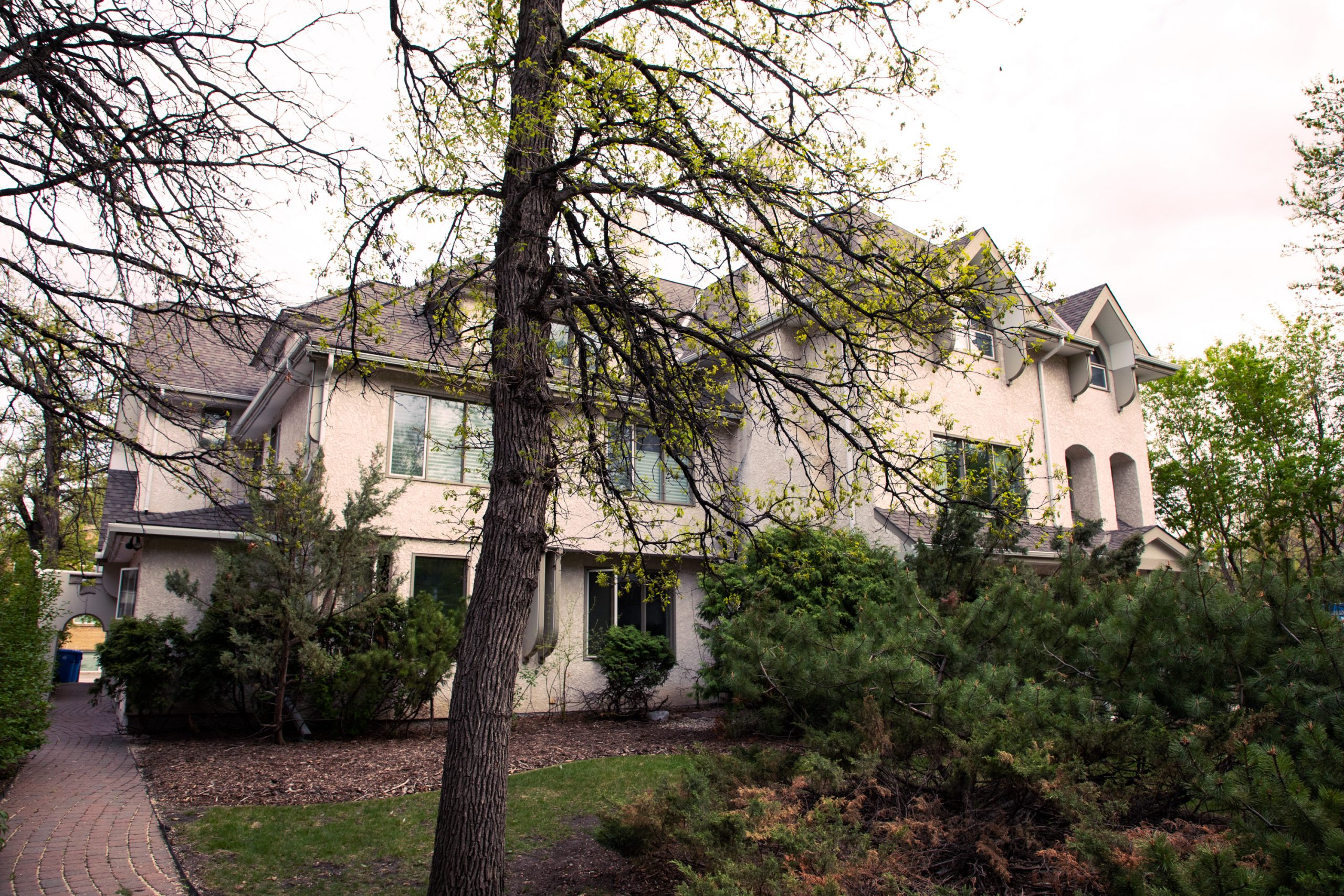 Image of Le Chatelet at 592 Stradbrook Avenue