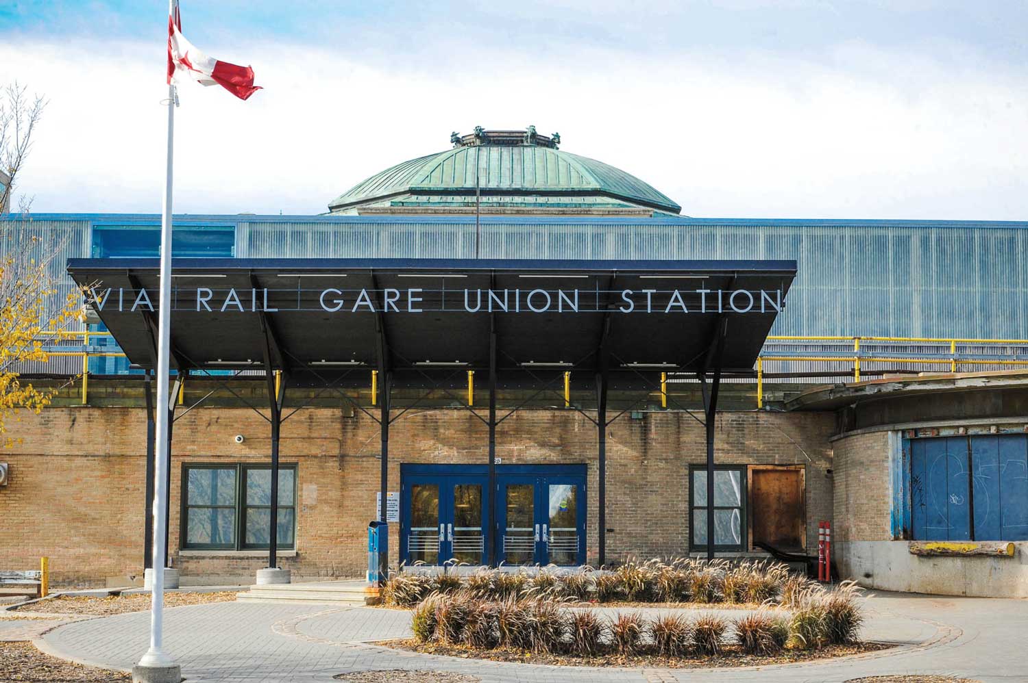 Extérieur de la gare Union de Winnipeg par Via Rail.